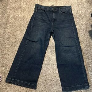Wide leg cropped jeans